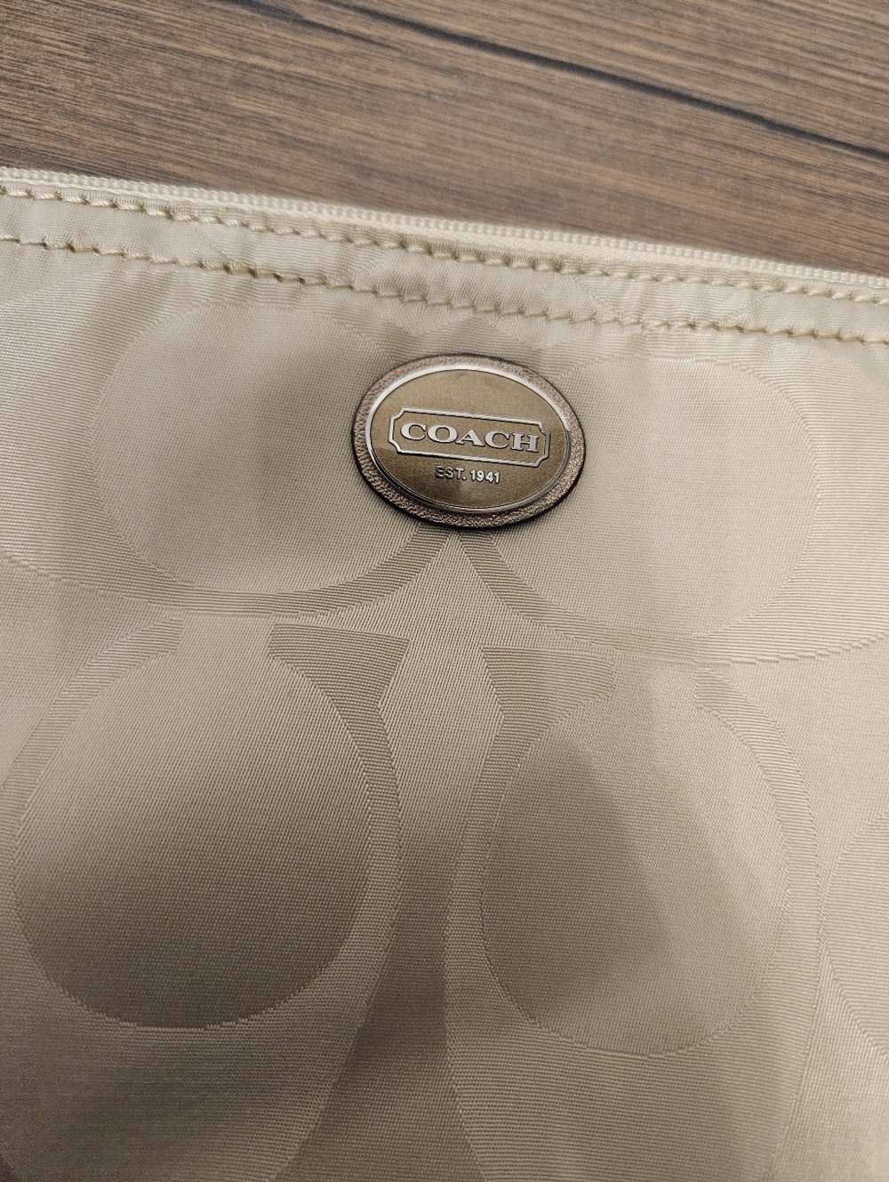 COACH GETAWAY SIGNATURE PATTERN NYLON WEEKENDER + POUCH - Picture 6 of 11